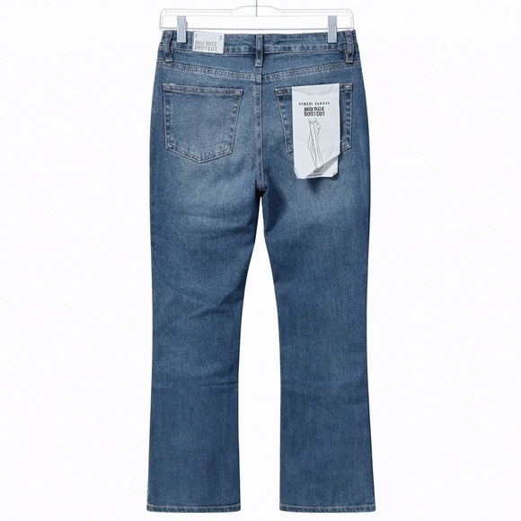 Almost Famous Womens Mid Rise Bootcut Jeans Medium Wash Blue Size 3 NWT - Picture 3 of 5